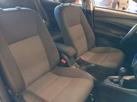 TOYOTA-YARIS-2024