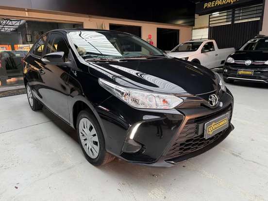 TOYOTA-YARIS-2024