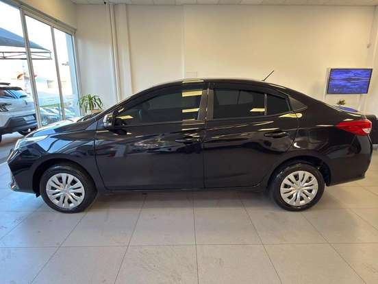 TOYOTA-YARIS-2024