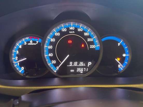 TOYOTA-YARIS-2024