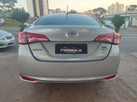 TOYOTA-YARIS-2018