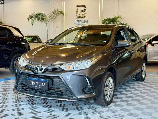 TOYOTA-YARIS-2024