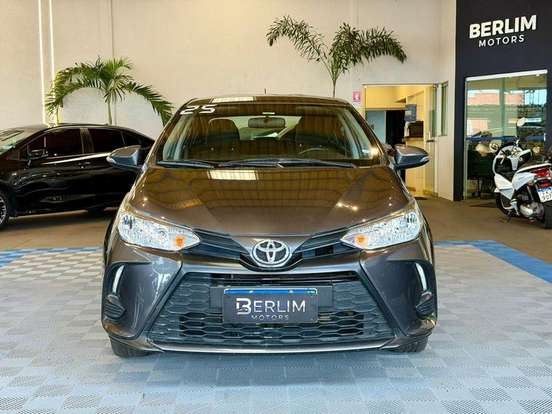 TOYOTA-YARIS-2024