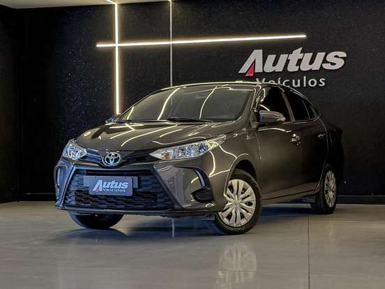 TOYOTA-YARIS-2024