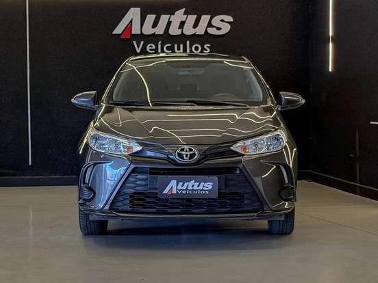 TOYOTA-YARIS-2024