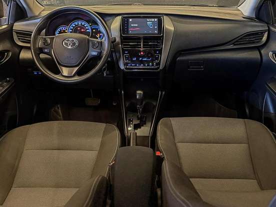 TOYOTA-YARIS-2024