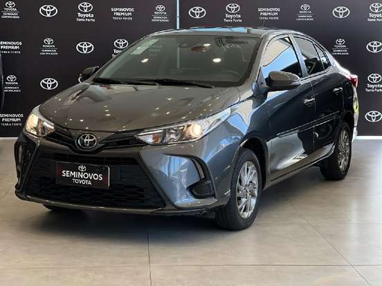 TOYOTA-YARIS-2024