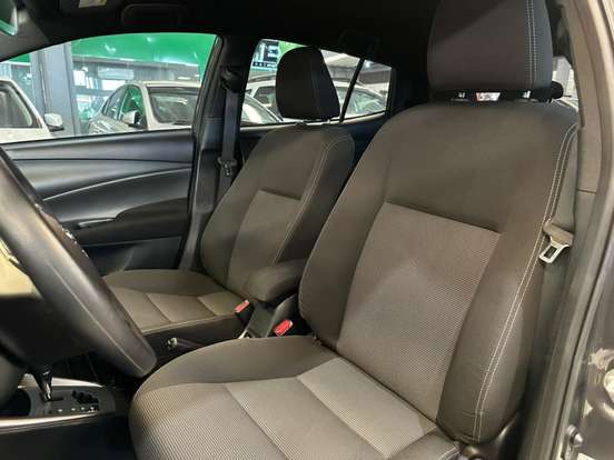 TOYOTA-YARIS-2024