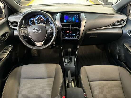 TOYOTA-YARIS-2024
