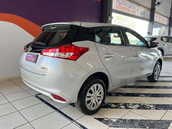 TOYOTA-YARIS-2024