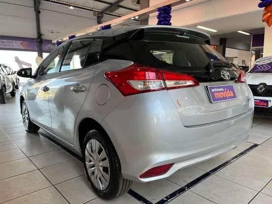 TOYOTA-YARIS-2024