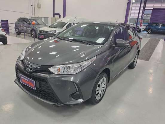 TOYOTA-YARIS-2024