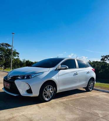 TOYOTA-YARIS-2023