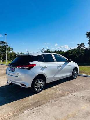 TOYOTA-YARIS-2023