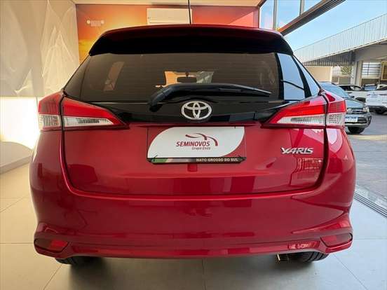 TOYOTA-YARIS-2022