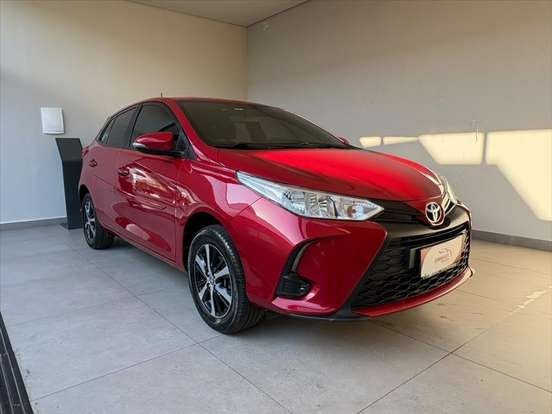 TOYOTA-YARIS-2022
