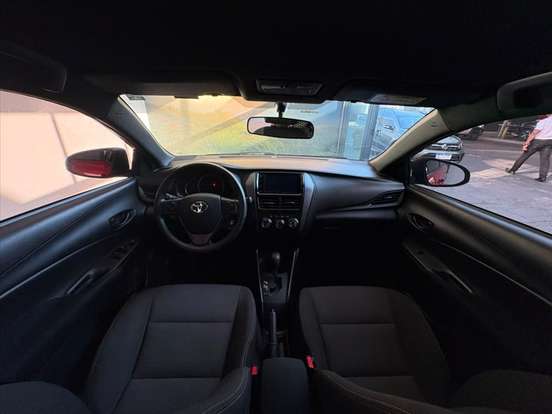 TOYOTA-YARIS-2022