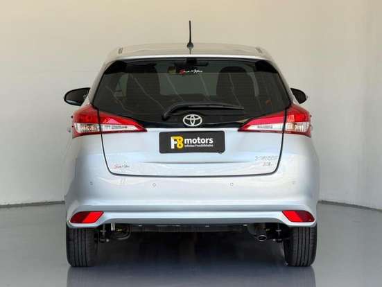 TOYOTA-YARIS-2021