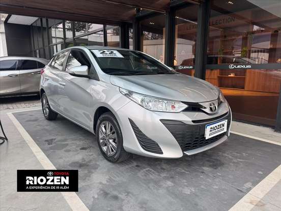 TOYOTA-YARIS-2021