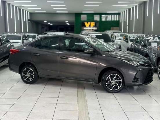 TOYOTA-YARIS-2023