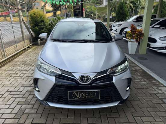 TOYOTA-YARIS-2022