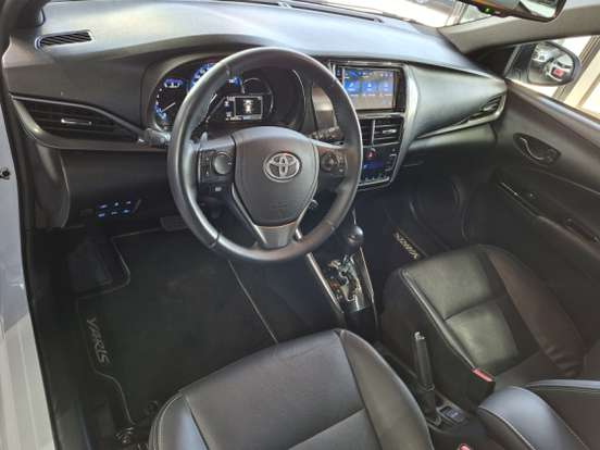 TOYOTA-YARIS-2022
