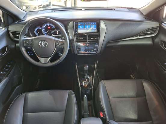 TOYOTA-YARIS-2022