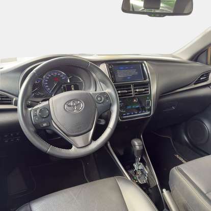 TOYOTA-YARIS-2022