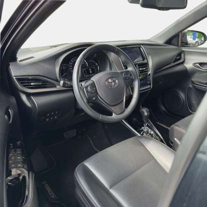 TOYOTA-YARIS-2022