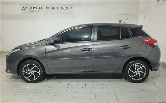 TOYOTA-YARIS-2022