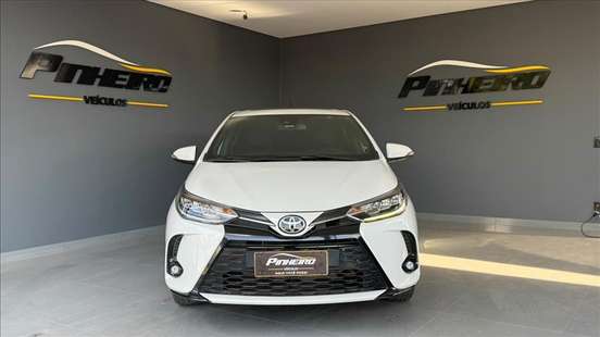 TOYOTA-YARIS-2022