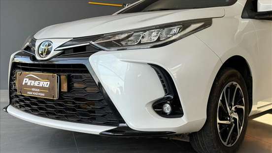 TOYOTA-YARIS-2022