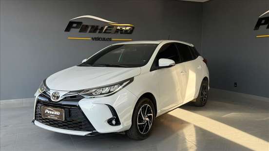 TOYOTA-YARIS-2022