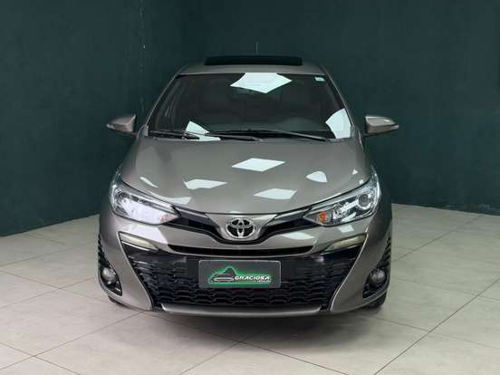 TOYOTA-YARIS-2019