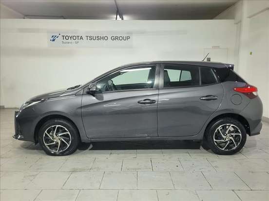 TOYOTA-YARIS-2023