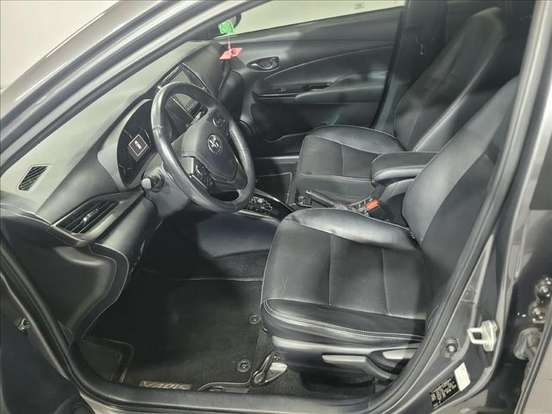 TOYOTA-YARIS-2023