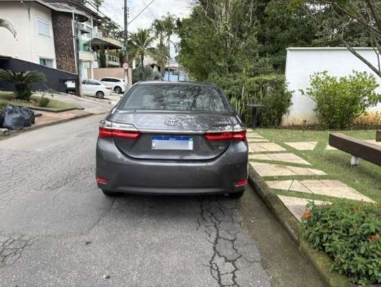 TOYOTA-COROLLA-2018