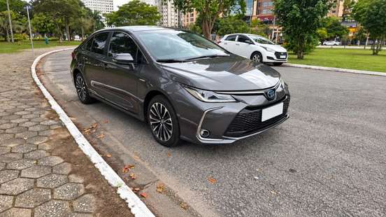 TOYOTA-COROLLA-2025