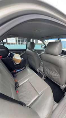 TOYOTA-COROLLA-2005