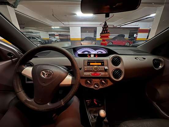 TOYOTA-ETIOS-1.5 XLS 16V FLEX 4P MANUAL TOYOTA-ETIOS-2013