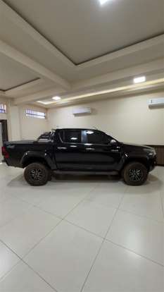 TOYOTA-HILUX-2023