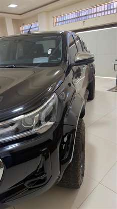 TOYOTA-HILUX-2023