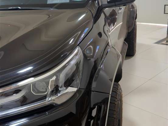 TOYOTA-HILUX-2.8 D-4D TURBO DIESEL CD SRX PLUS 4X4 AUTOMÁTICO TOYOTA-HILUX-2023