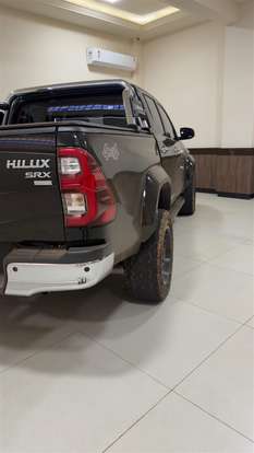 TOYOTA-HILUX-2023