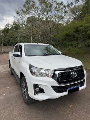 TOYOTA-HILUX-2019