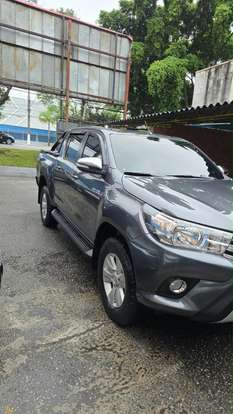 TOYOTA-HILUX-2017