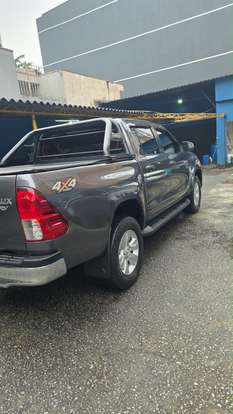 TOYOTA-HILUX-2017