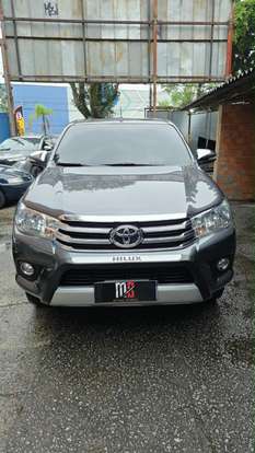 TOYOTA-HILUX-2017
