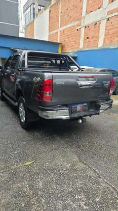 TOYOTA-HILUX-2017