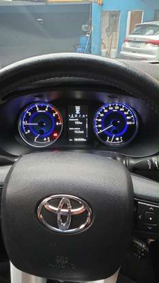 TOYOTA-HILUX-2017